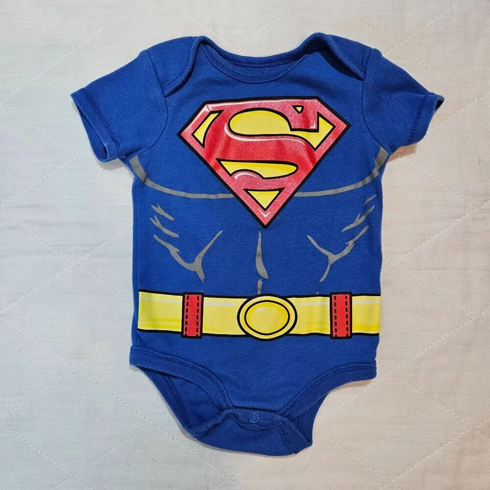 Justice League Baby Hero Lot Sz 12M Batman Superman Aquaman 3 Bodysuits 2 Shirts